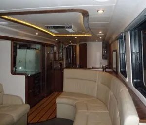 Endeavour_series_Merv_interior